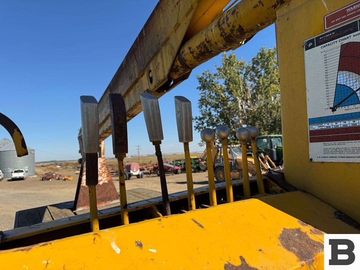 1969-mack-boom-truck-image-34