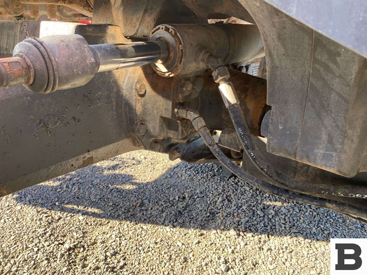 2012-massey-ferguson-5475-image-24