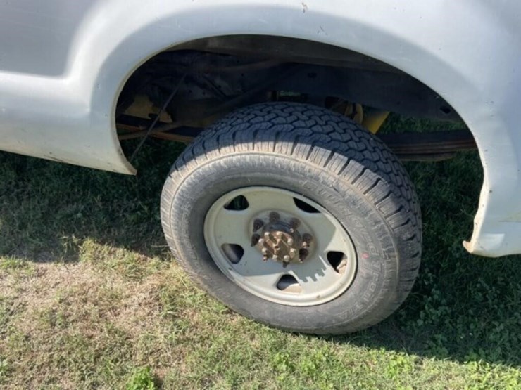 2010-ford-f250-xl-image-11