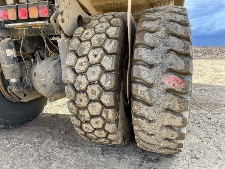 2012-komatsu-hd605-7-image-16