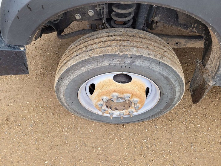 2019-ford-f550-image-18