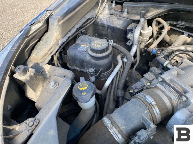 2017-ford-explorer-image-32