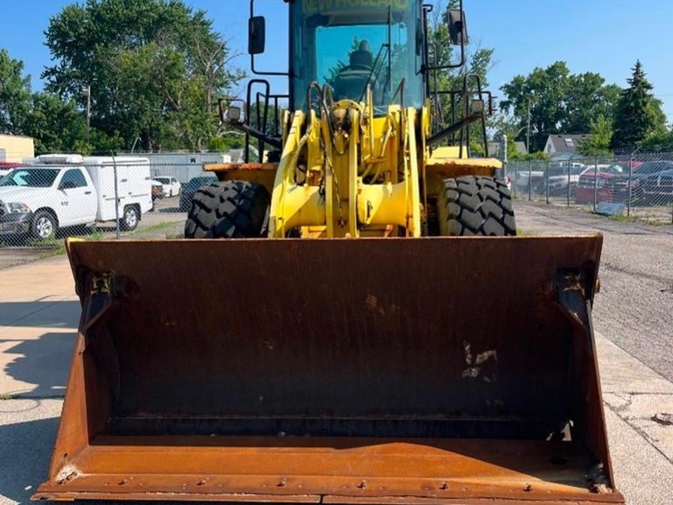 new-holland-lw170-image-4