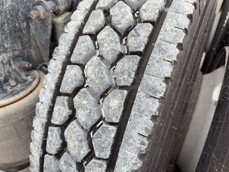 2012-freightliner-cascadia-113-image-33