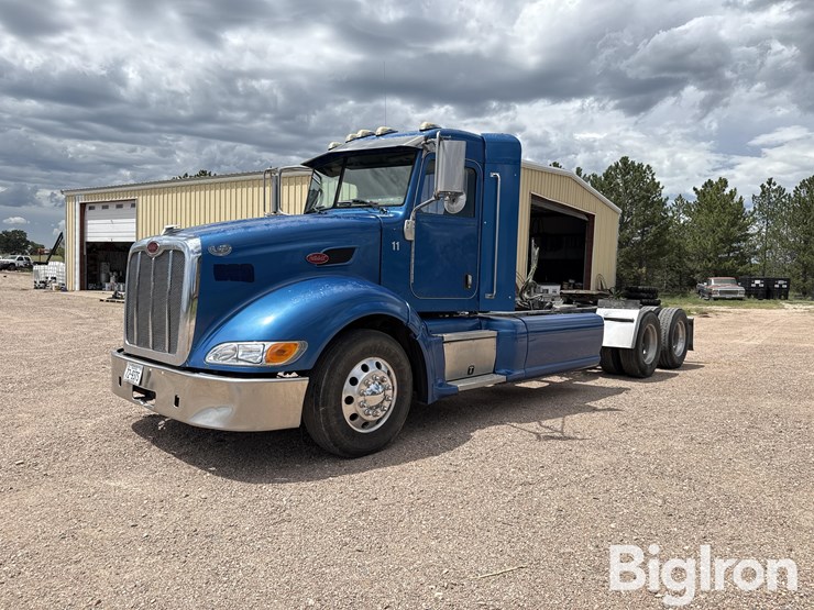 2009-peterbilt-386-image-1