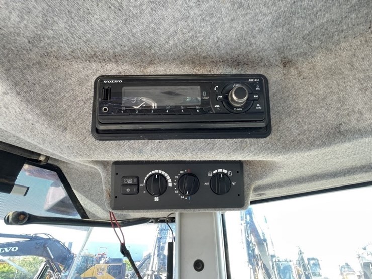 2020-volvo-l70h-image-23