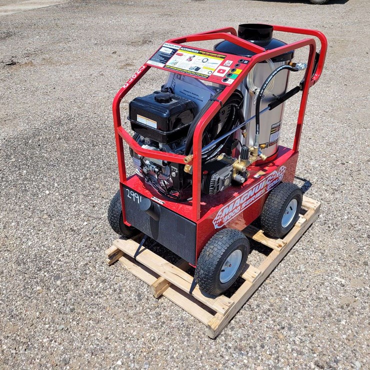 Magnum 4000 Series Gold Pressure Washer