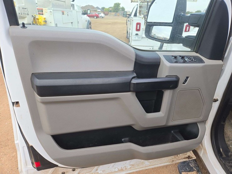 2019-ford-f350-image-14