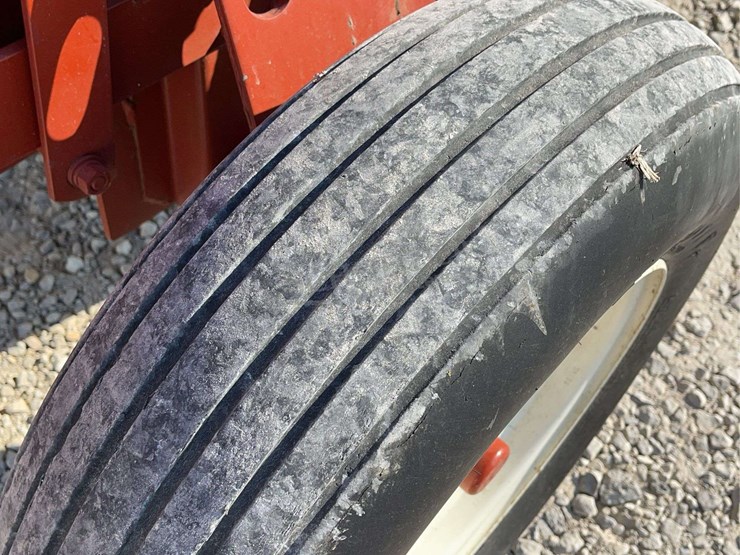 hesston-530-image-14