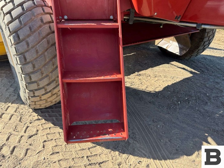 new-holland-h8040-image-24