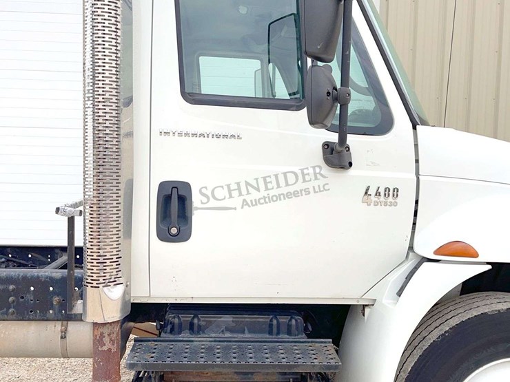 2003-international-durastar-4400-image-18