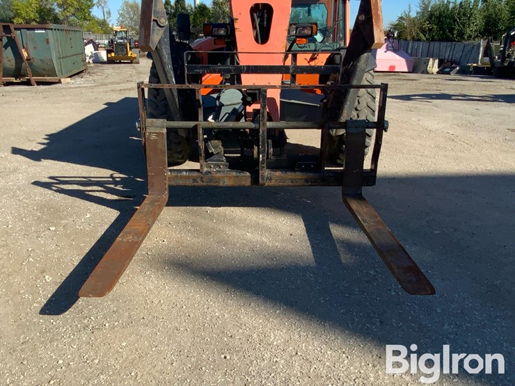 2009-jlg-g10-55a-image-11