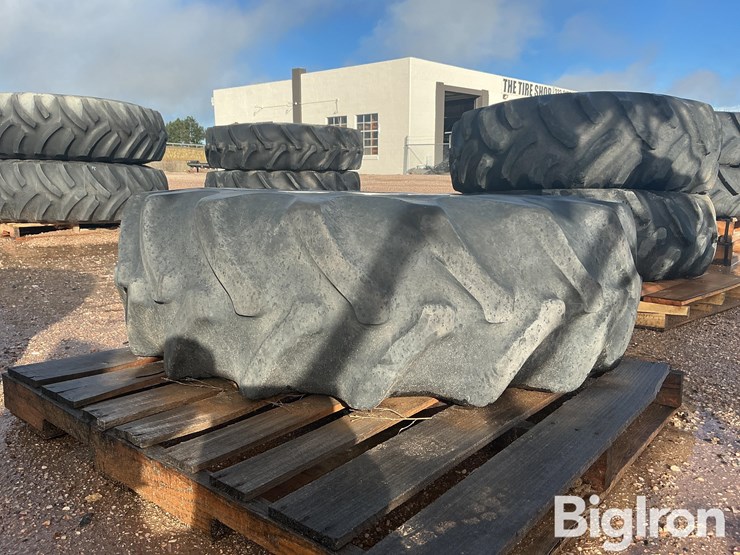 goodyear-special-sure-grip-td8-16.9r30-tractor-tire-image-3