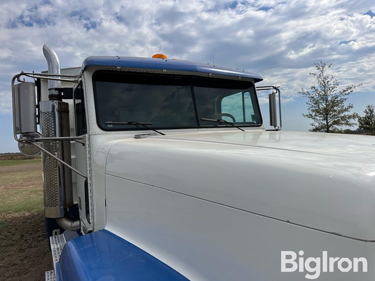 1994-freightliner-fld120-image-11