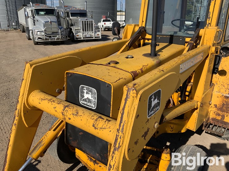 john-deere-410-image-9