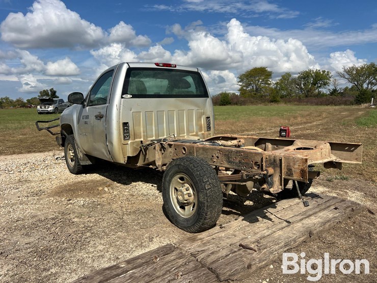 2010-chevrolet-silverado-2500-image-7