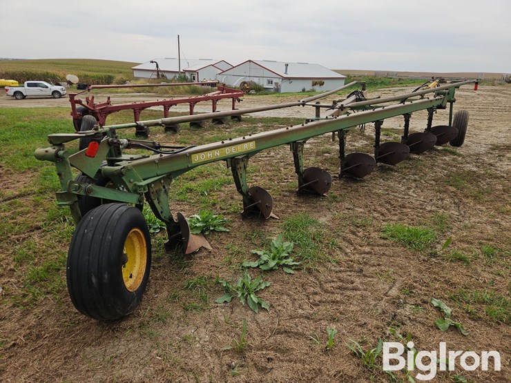 john-deere-2350-2450-image-5