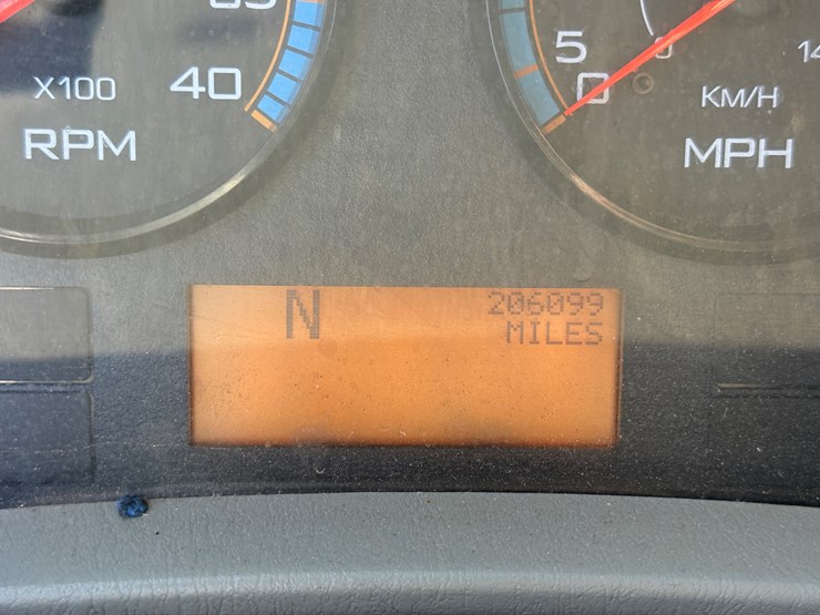 2013-international-durastar-4300-image-40