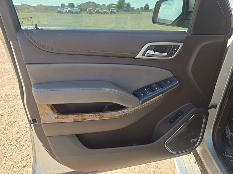 2015-gmc-yukon-denali-image-12