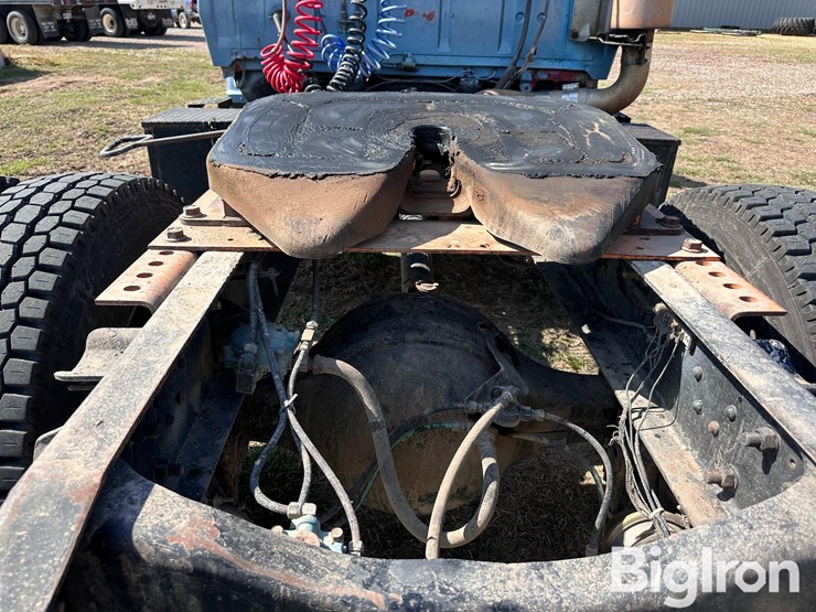 1981-ford-ln9000-image-13