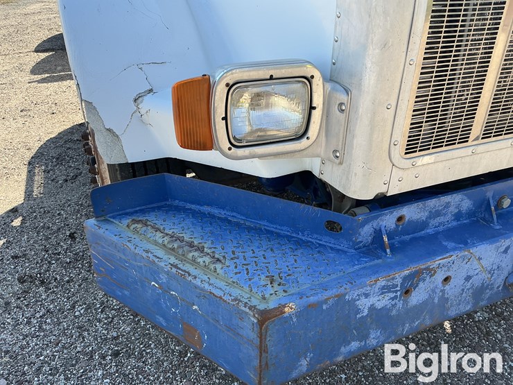 2001-peterbilt-378-image-19