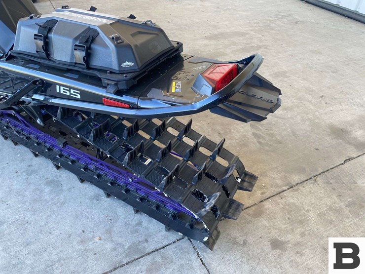 2022-polaris-matrix-pro-rmk-850-165"-snowmobile-image-16