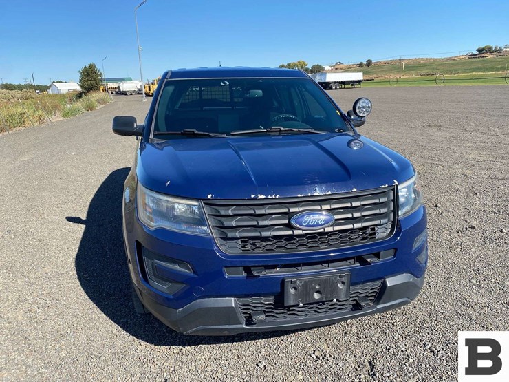 2017-ford-explorer-image-8