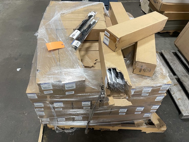 #8617-•-pallet-of-new-wiper-blades-(f)-image-1