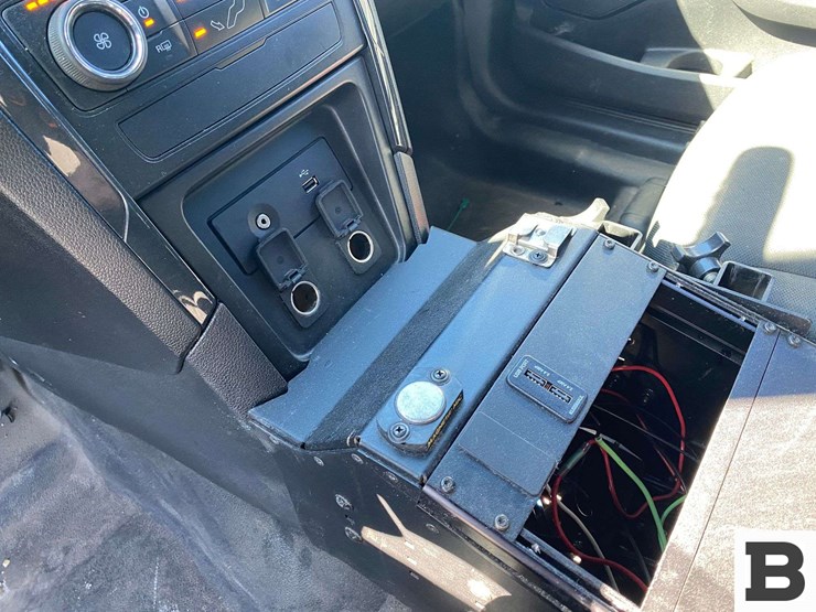 2018-ford-explorer-image-21