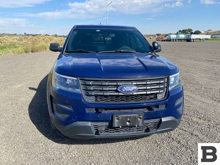 2017-ford-explorer-image-8