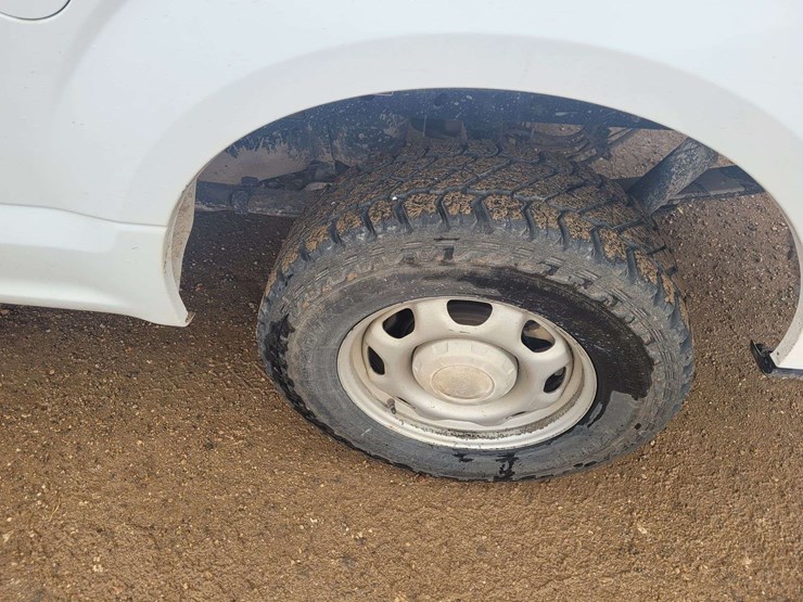 2017-ford-f150-xl-image-16