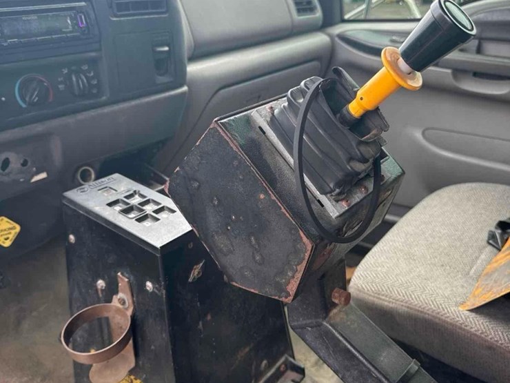 2000-ford-f750-image-11