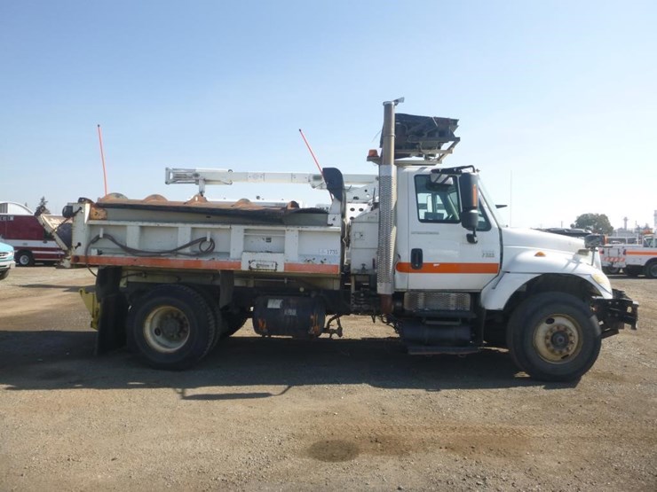 2003-international-7400-image-6