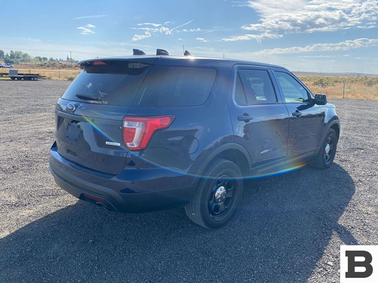 2017-ford-explorer-image-5