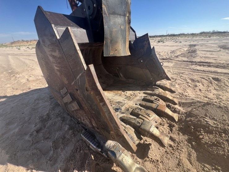 2018-hitachi-zx870-image-13