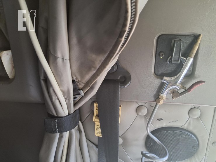 2005-kenworth-w900-image-28