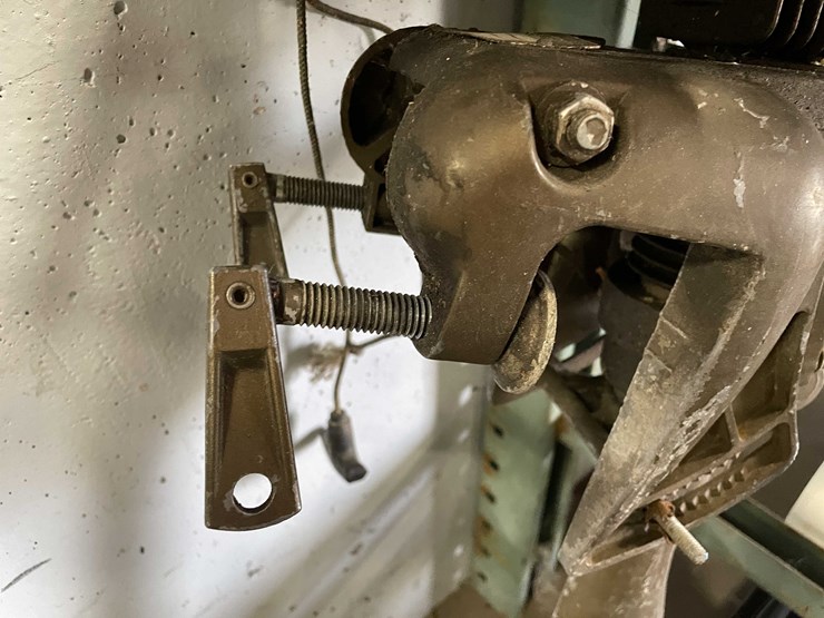 #8522-•-clinton-engine-outboard-motor-(cw)-image-4