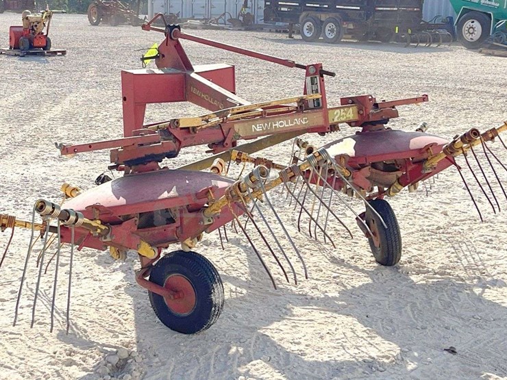 new-holland-254-image-5