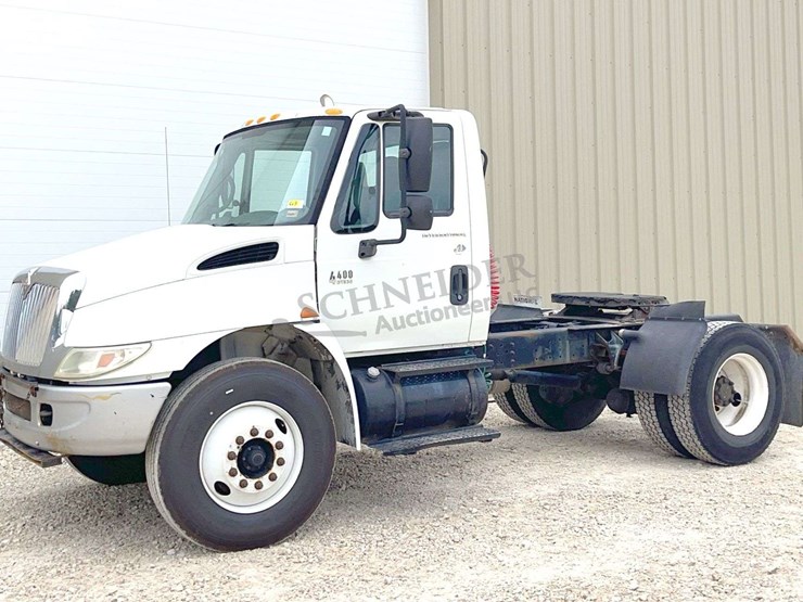2003-international-durastar-4400-image-2