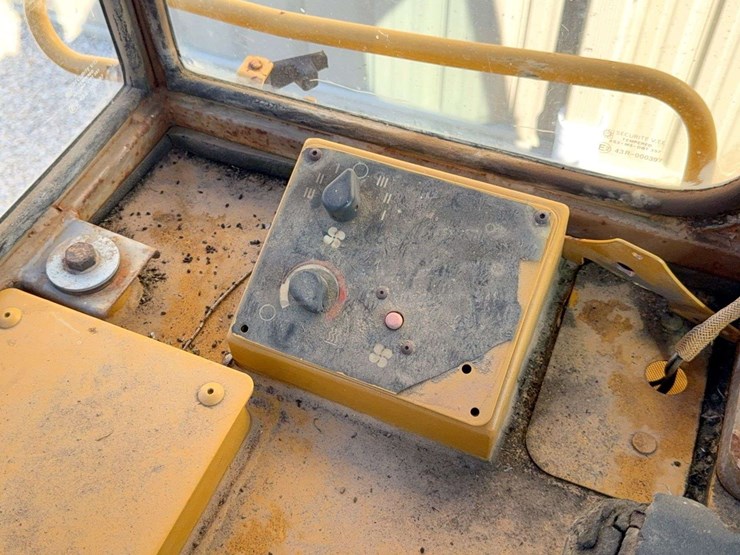 caterpillar-953b-image-44