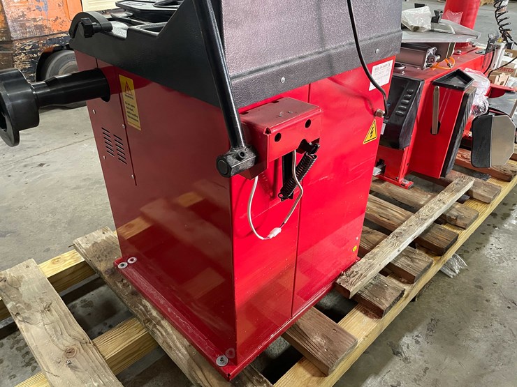 #8524-•-tire-changer-(e)-image-18