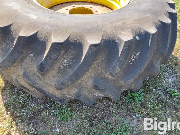 armstrong-/-firestone-24.5x32-bar-tires-on-john-deere-rims-image-9