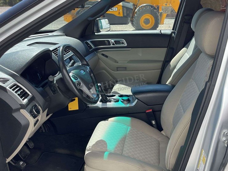 2013-ford-explorer-image-33