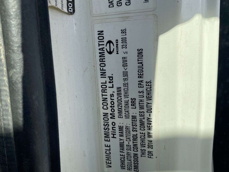 2014-hino-268-image-46