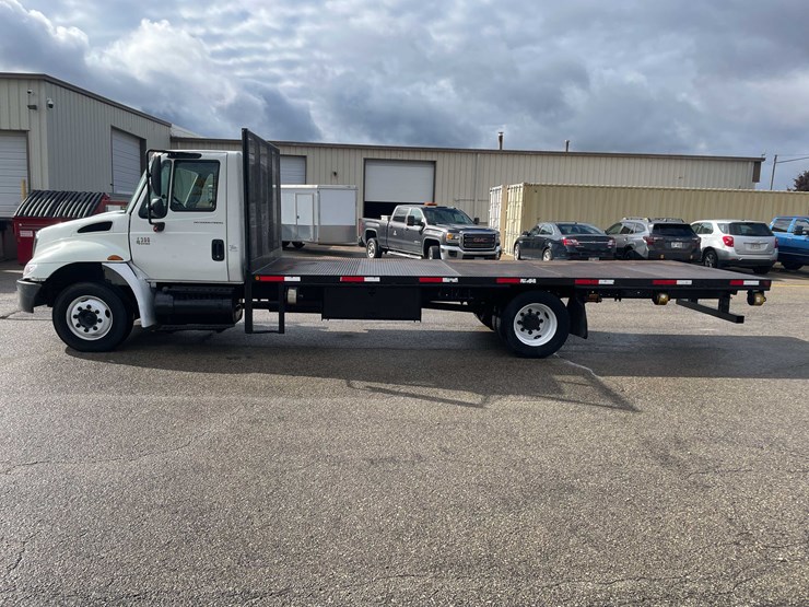 2003-international-durastar-4300-image-8