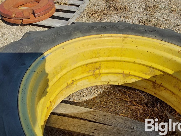 multi-trac-l/s-rear-tractor-16.9x34-bar-tire-on-john-deere-rim-image-13