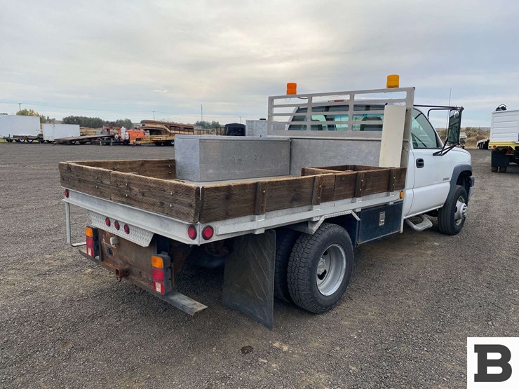 2004-chevrolet-silverado-3500-image-5