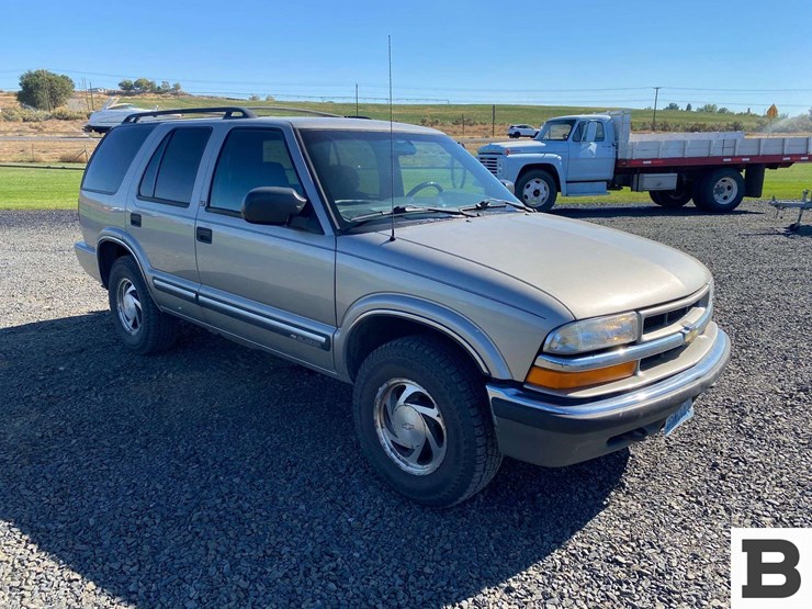 2001-chevrolet-blazer-image-6