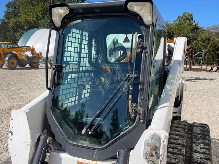 2016-bobcat-t750-image-12