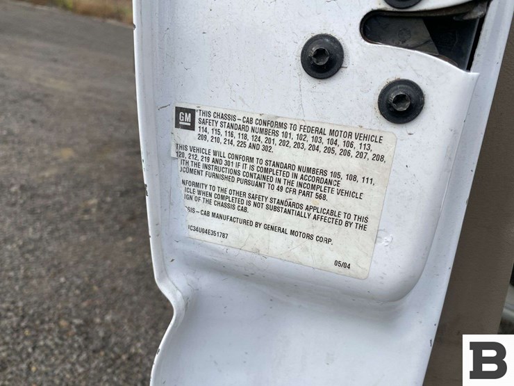 2004-chevrolet-silverado-3500-image-38